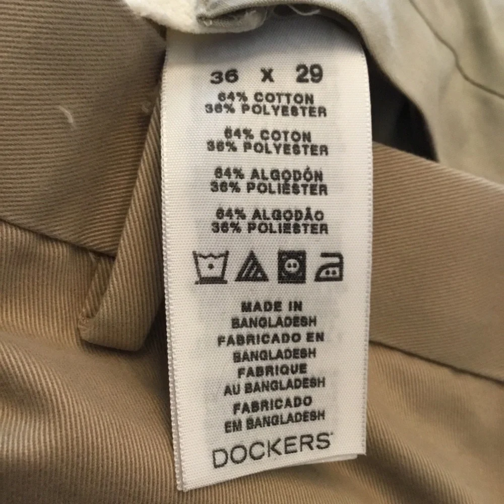 Dockers Men’s Relaxed Fit Khaki Pants Size 36/29
